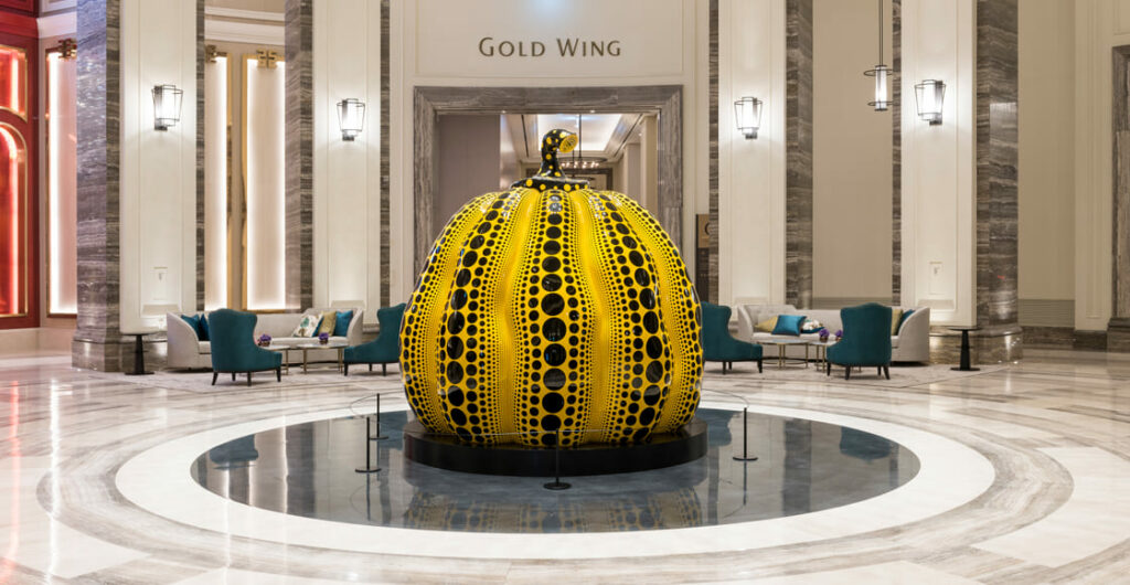パラダイスシティ＿草間彌生「Great Gigantic Pumpkin」