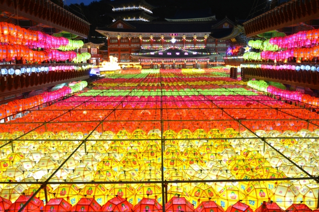釜山・三光寺の提灯祭り